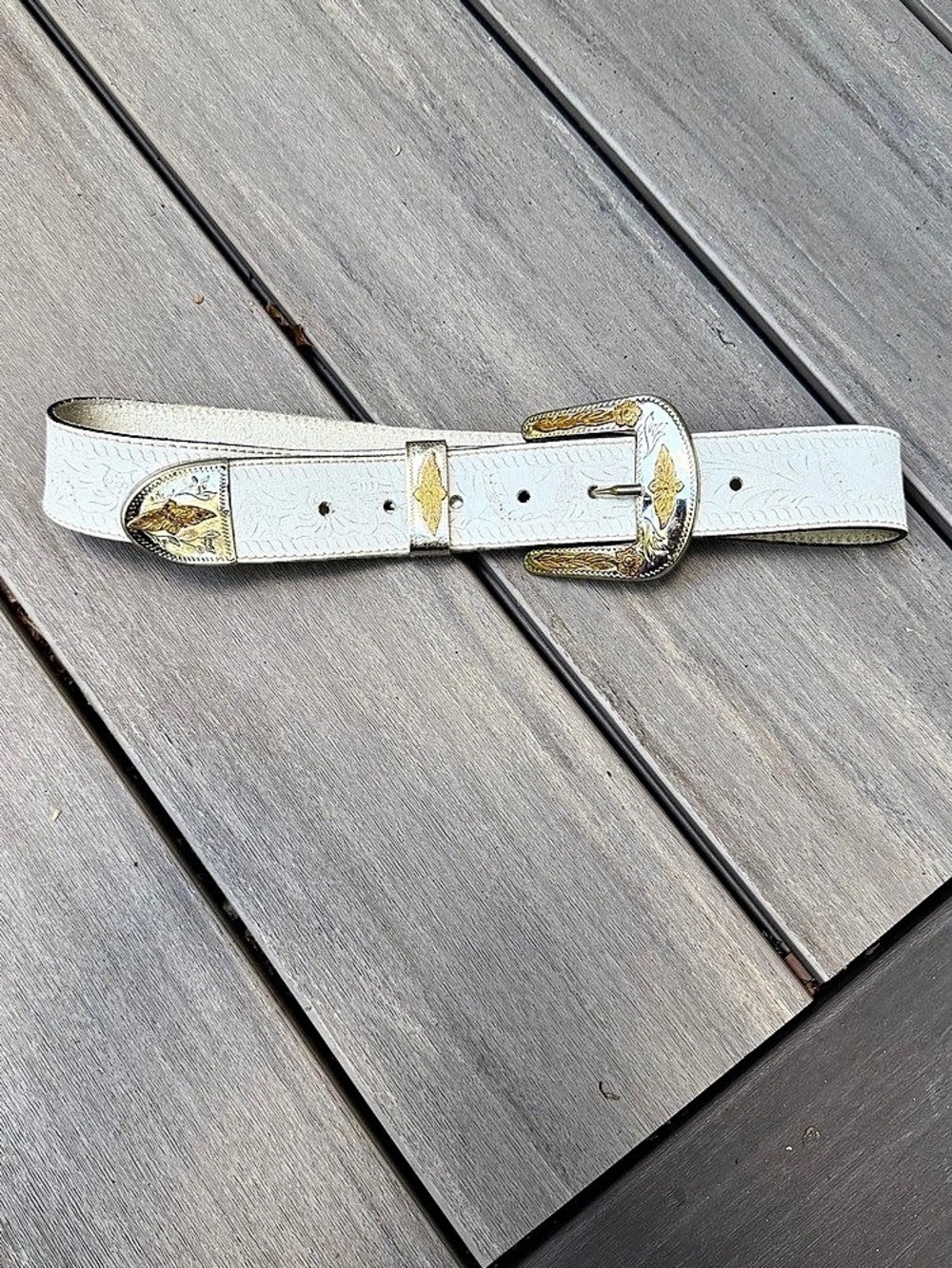Women's White Western silver and gold Buckle Belt Vintage Leather XS Vintage